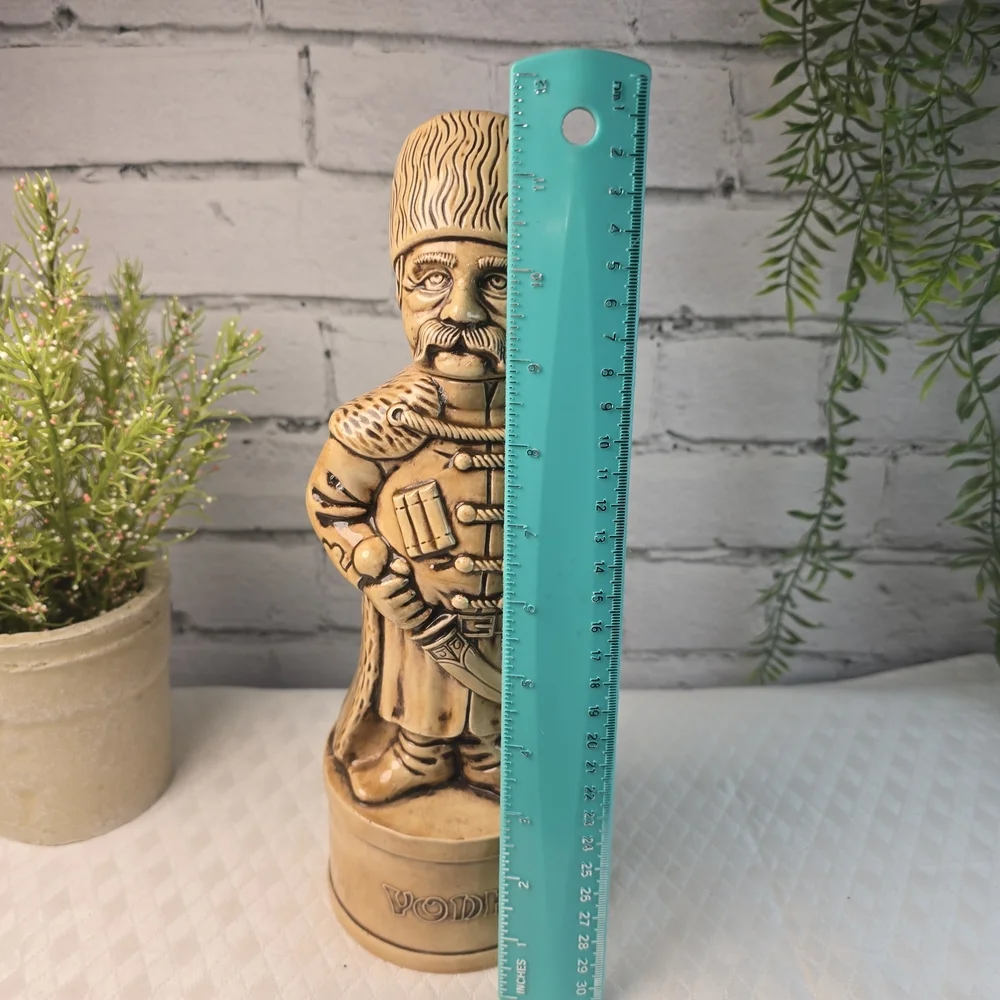 VINTAGE ALBERTA MOLDS CERAMIC RUSSIAN MAN VODKA DECANTER BARWARE MID CENTURY